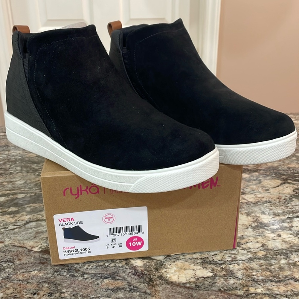 NWT Ryka Vera Wedge Bootie